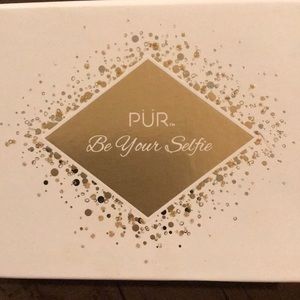 Makeup palette by PUR